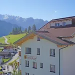 Ladis-3 By Interhome Ladis